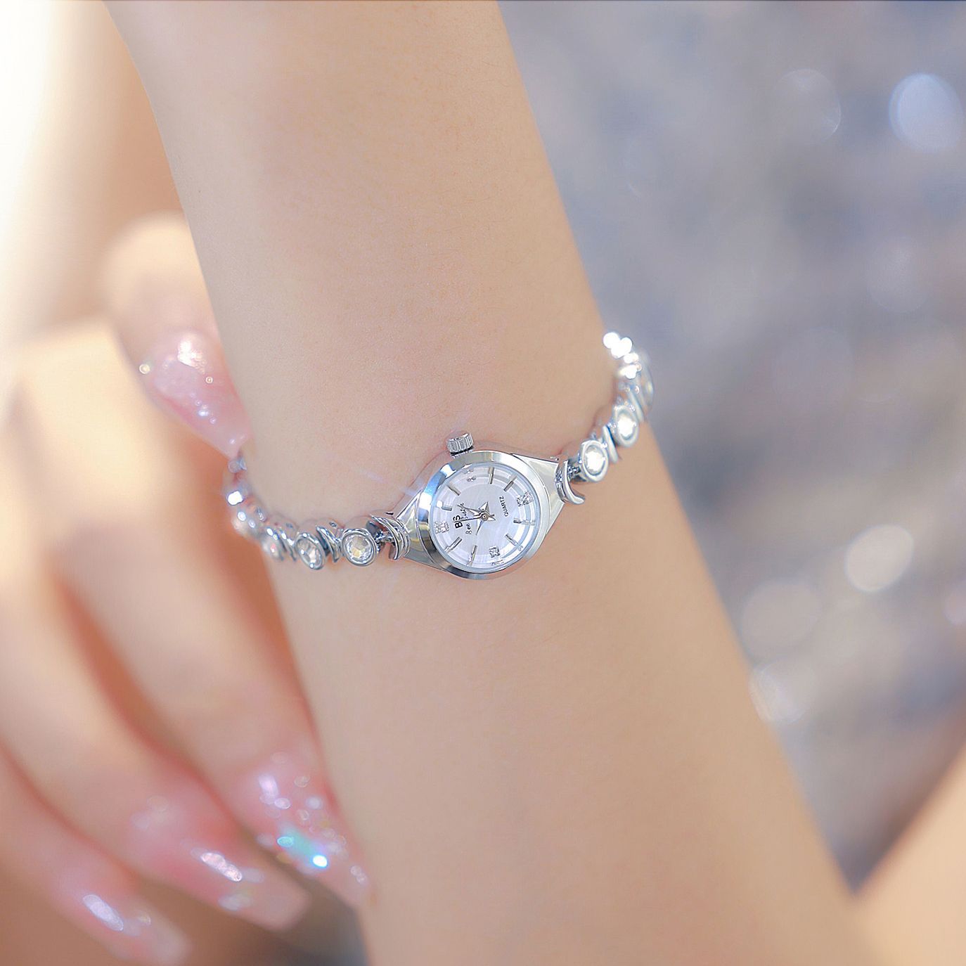 Bayanlar Izle Işık Lüks Marka  - Luxury Watch Brand List incelemesi ve fiyatı