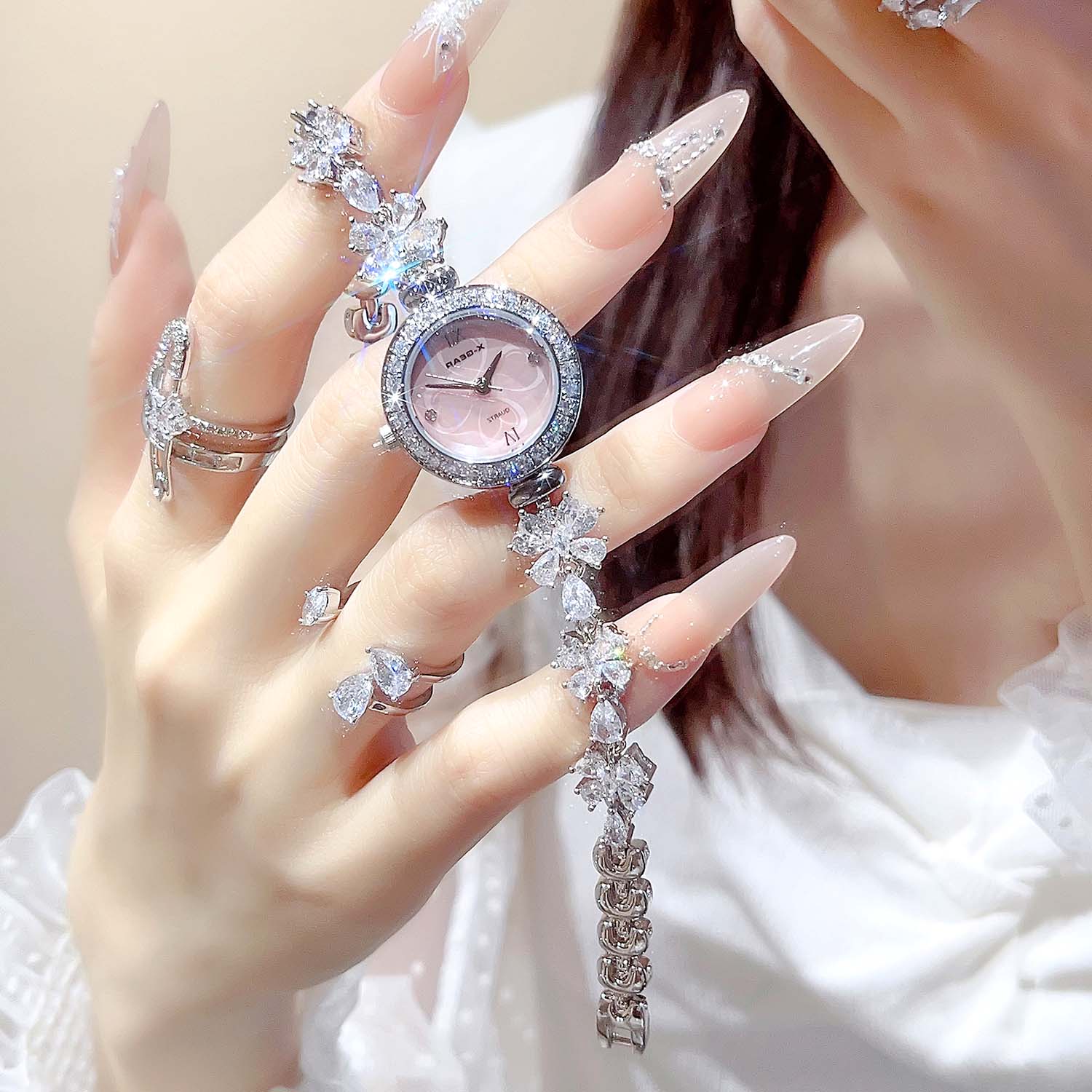 Kelebek Bilezikli Saat Kadınla - Luxury X I Watch incelemesi ve fiyatı