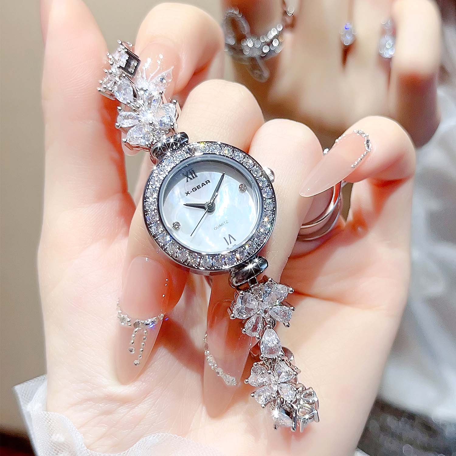 Kelebek Bilezikli Saat Kadınla - Luxury X I Watch incelemesi ve fiyatı